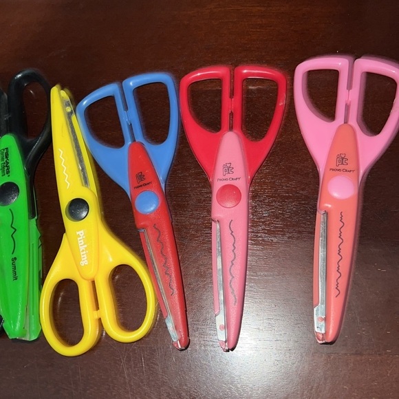 Fiskars paper edge scissors (3) & Provo chart scissors decorative edge scissors - Picture 3 of 10